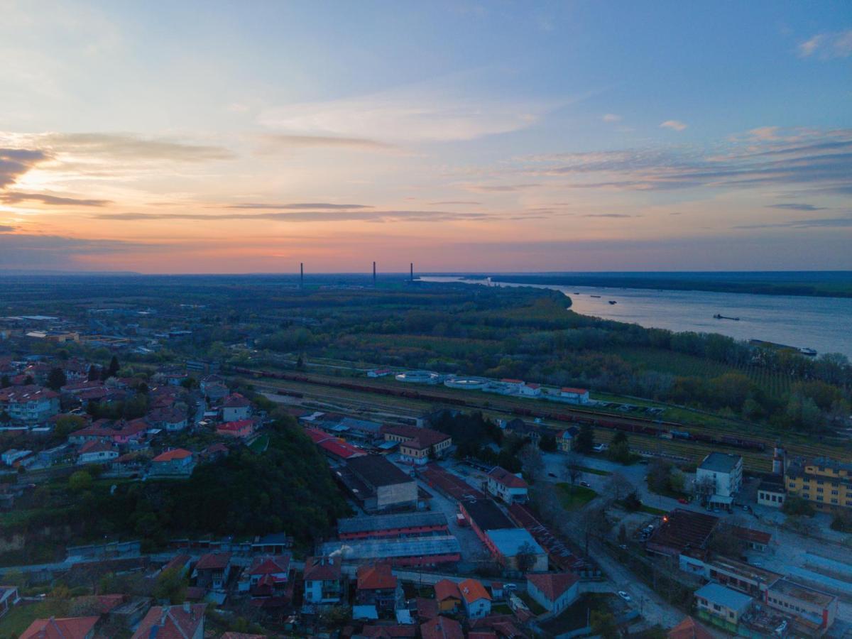 Пансион - Димитър Хадживасилев สวิชทอฟ ภายนอก รูปภาพ